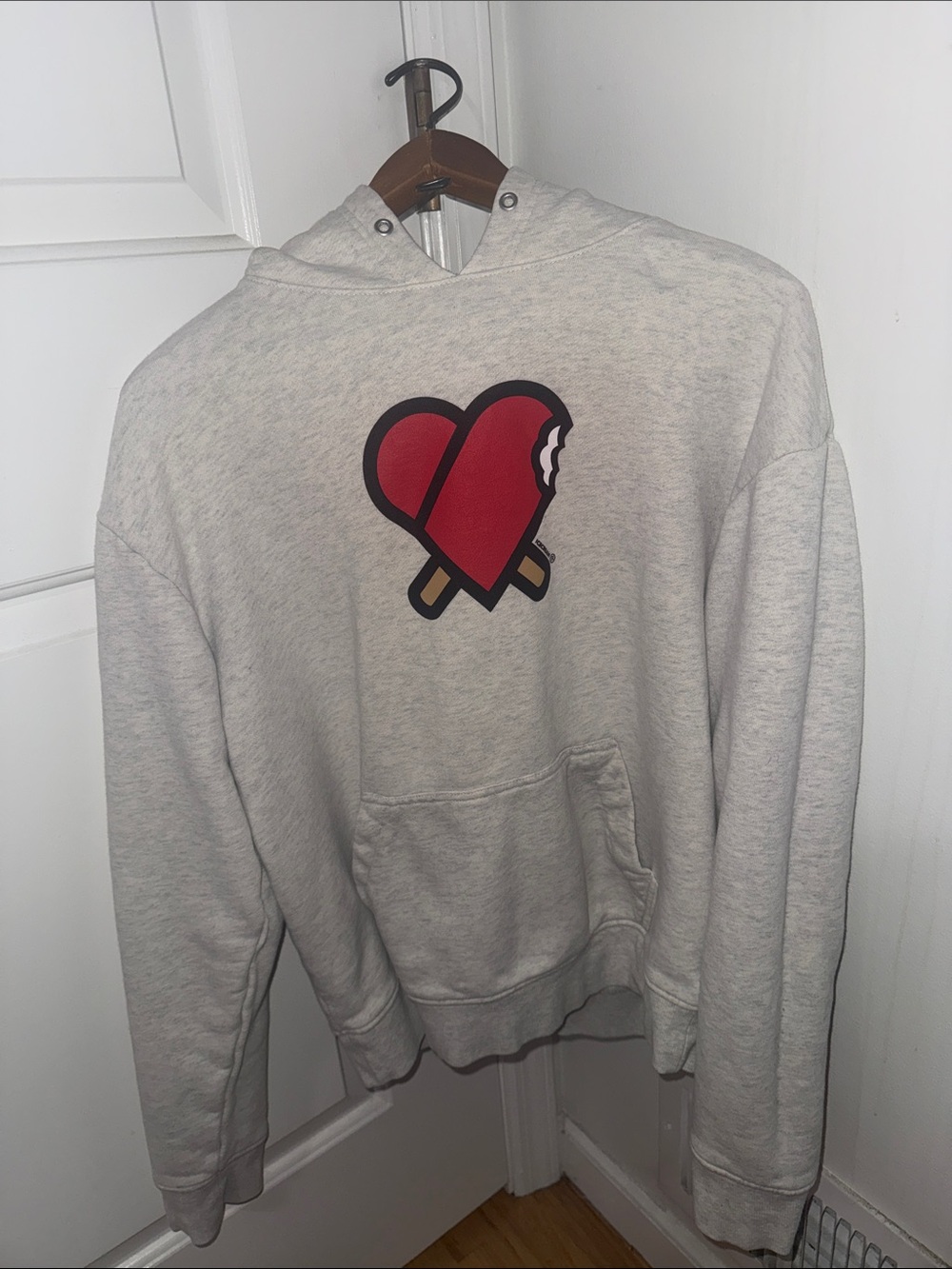 🍦BBC ICECREAM Heart
Popsicle Hoodie -
Oatmeal/Light Heather Grey